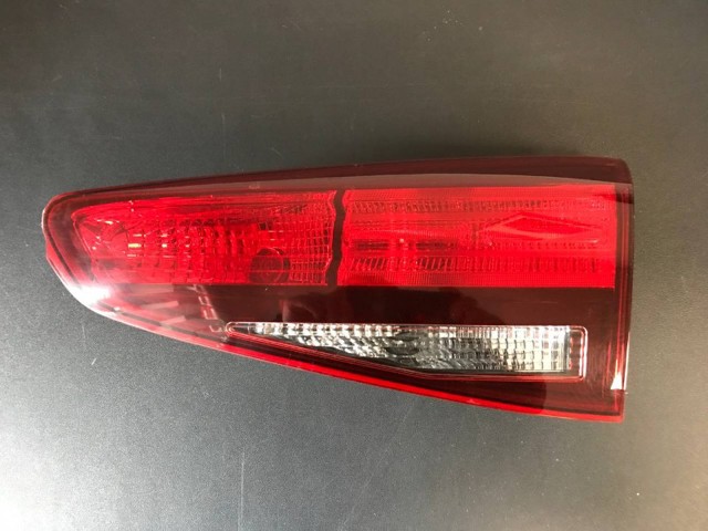 Фонарь задний правый, внутренний 92404D7500 HYUNDAI