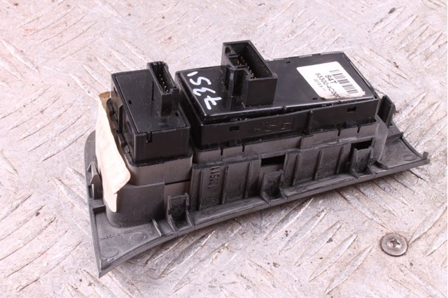 HYUNDAI 933004C000 в наличии Хмельницкий