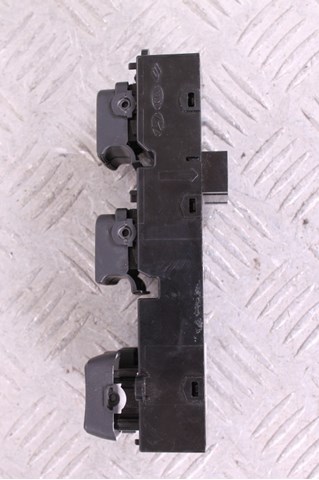 HYUNDAI 935702T030 в наличии Черновцы