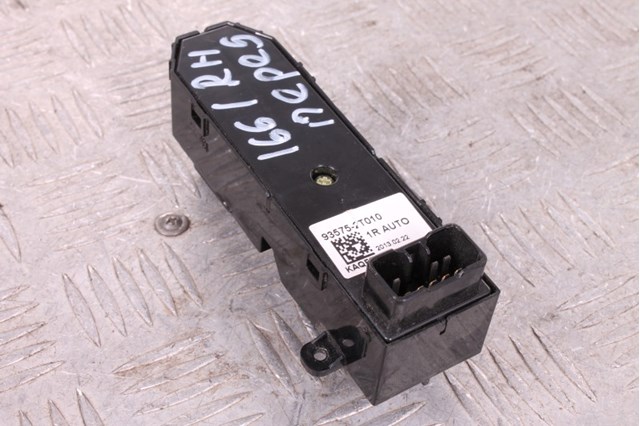 935752T010 HYUNDAI купить в Киев