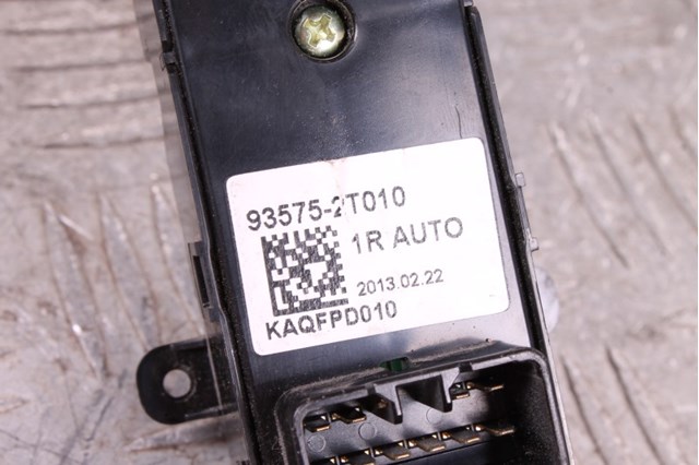 935752T010 HYUNDAI купить в Ужгород