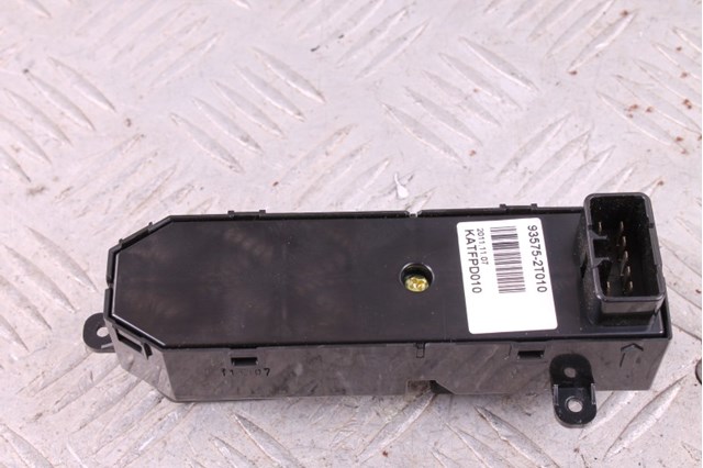 HYUNDAI 935752T010 в наличии Ровно