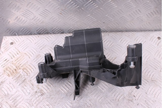 PORSCHE 94611003077 Ресивер вакуумный двигателя в наличии Каменское