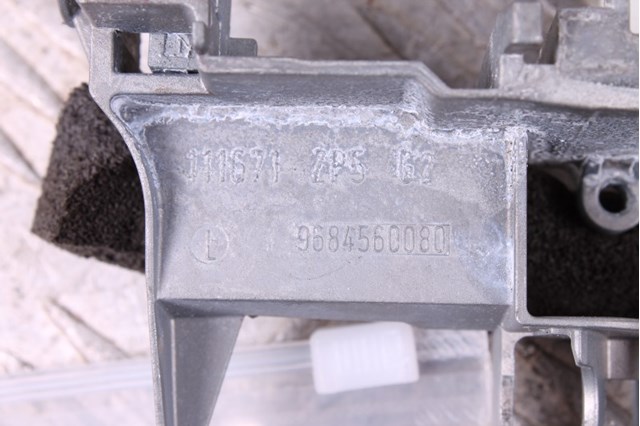 PEUGEOT 9684560080 Держатель наружной ручки двери левых дверей в наличии Запорожье