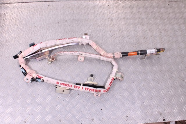 SUBARU 98251FG000 Шторка боковая, правая в наличии Днепр