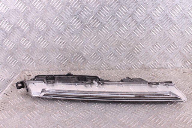 Ходовые огни, правый 9Y0941182B PORSCHE