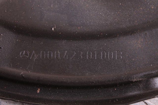 MERCEDES A0004230100 Защита тормозного диска заднего в наличии Тернополь