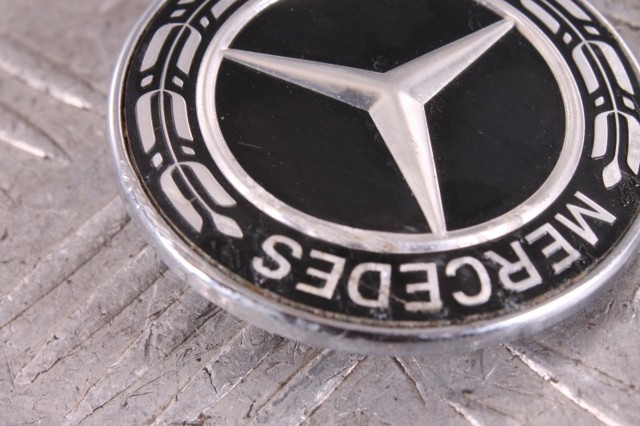 A0008171701 MERCEDES Эмблема капота купить в Кривой Рог