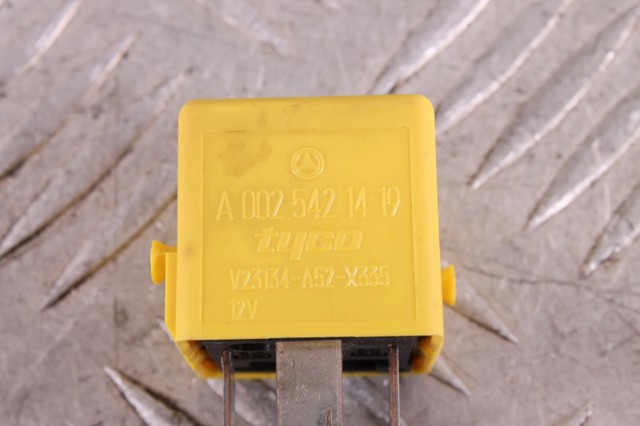 Реле электрическое многофункциональное A0025421419 MERCEDES