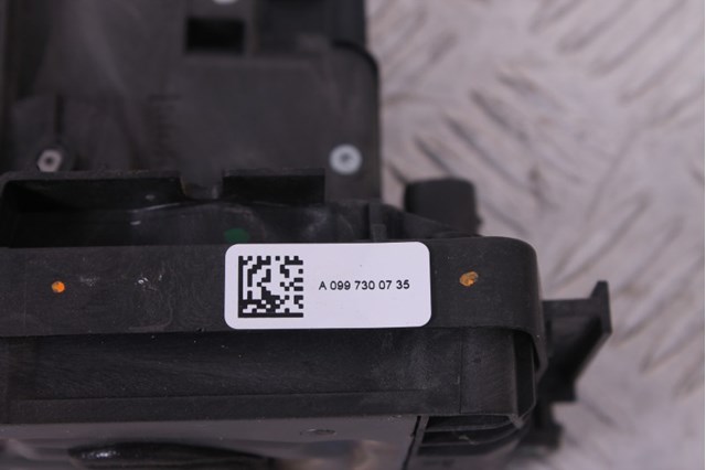 MERCEDES A0997300735 Замок двери задней левой в наличии Черкассы