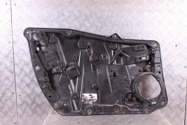 Стеклоподъемник передней двери A1177200179 MERCEDES