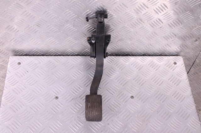 Педали газа A1633000204 MERCEDES