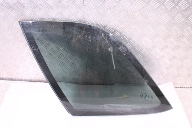 Стекло багажника, левое A1636700112 MERCEDES