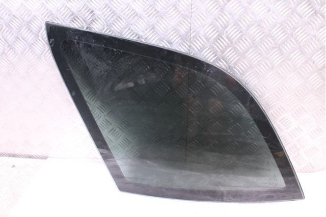Стукло багажника, правое A1636700212 MERCEDES