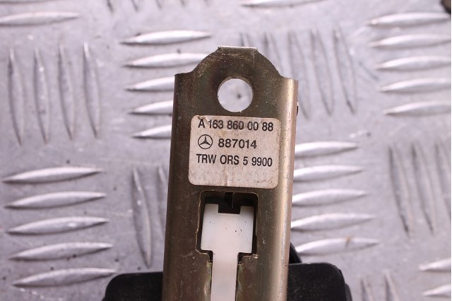 Ремень безопасности передний левый A1638601385 MERCEDES