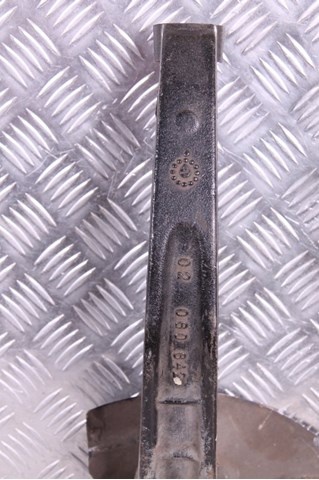 MERCEDES A1643302120 Цапфа передняя левая в наличии Ирпень