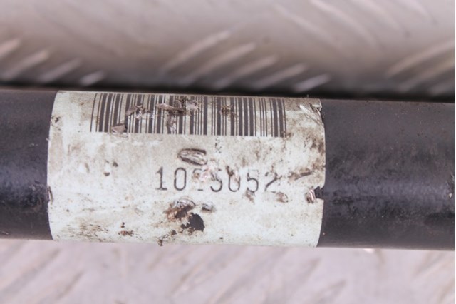 Полуось задняя, левая A1643501210 MERCEDES