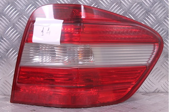 Правый стоп-сигнал A1649061000 MERCEDES
