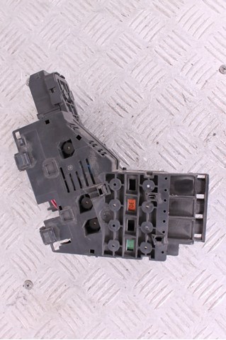 MERCEDES A1665402450 Блок предохранителей в наличии Сумы