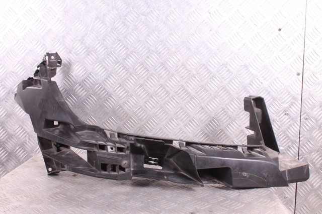 Рамка радиатора левая A1666200691 MERCEDES
