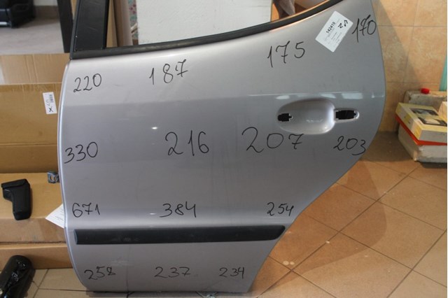 Задняя левая дверь A1687302305 MERCEDES