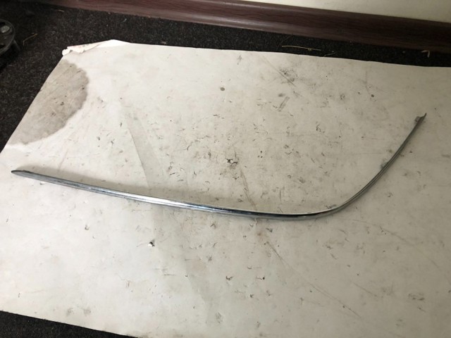 Молдинг бампера переднего левый A2038856121 MERCEDES