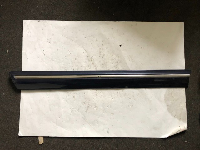 MERCEDES A2106900682 Накладка двери задней правой в наличии Ирпень