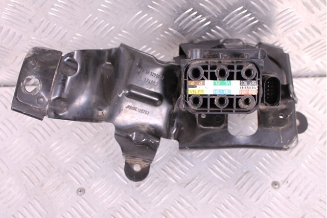 A2123200358 MERCEDES Блок клапанов регулируемой подвески купить в Ирпень