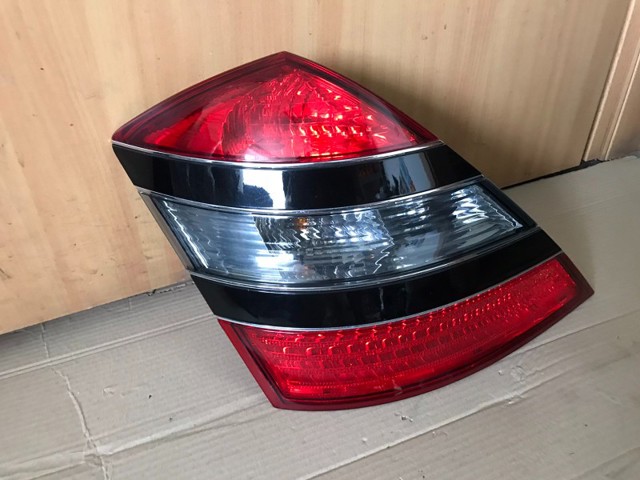 MERCEDES A2218200164 Фонарь задний левый в наличии Житомир