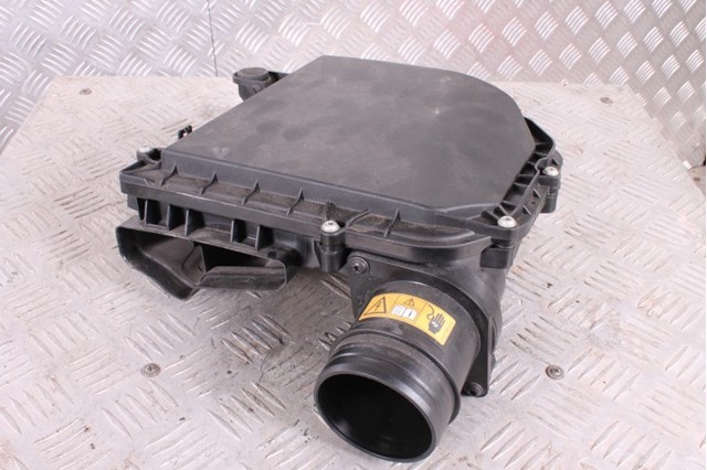 Корпус воздушного фильтра, левый A2760903901 MERCEDES