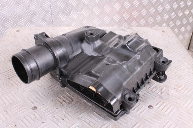 A2760903901 MERCEDES Корпус воздушного фильтра левый купить в Ужгород