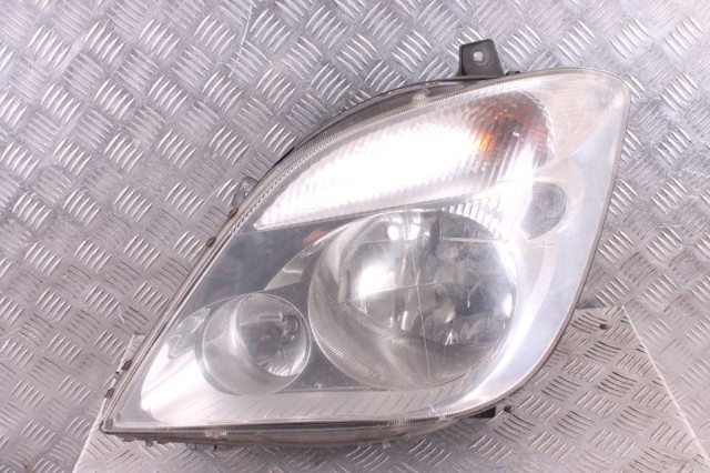 Вставка фары левой A9068200161 MERCEDES