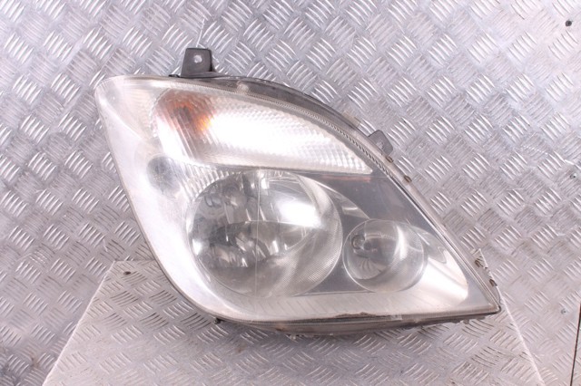 Фара комбинированная, передняя A9068200261 MERCEDES