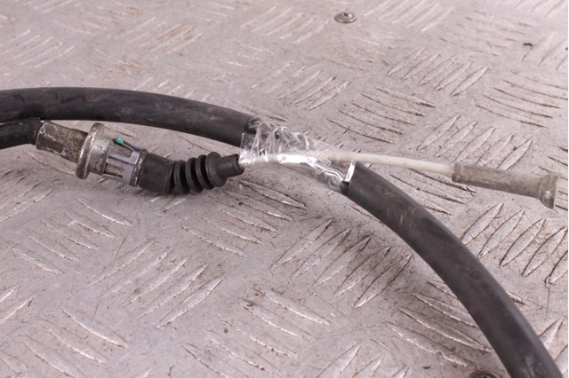Трос ручного тормоза B45A44420 MAZDA