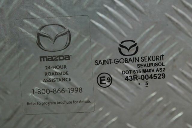 MAZDA BJS759510 Стекло двери передней левой в наличии Ужгород