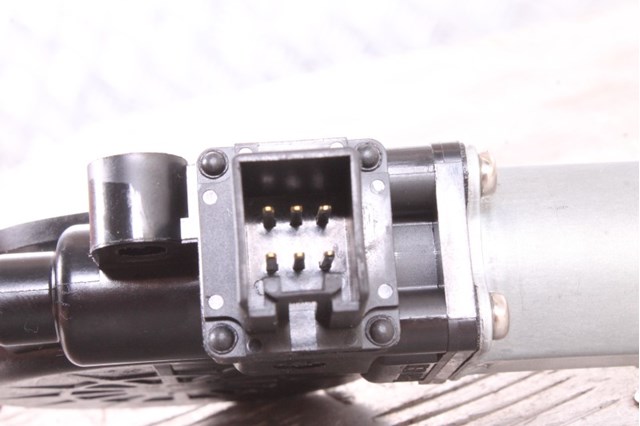 D01G5858XB MAZDA Мотор стеклоподъемника двери передней правой купить в Николаев