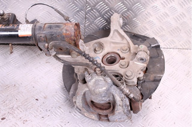 Цапфа - поворотный кулак передний, правый DG9Z3K185B FORD