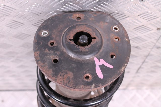 FORD DG9Z3K185B Цапфа передняя правая в наличии Черновцы