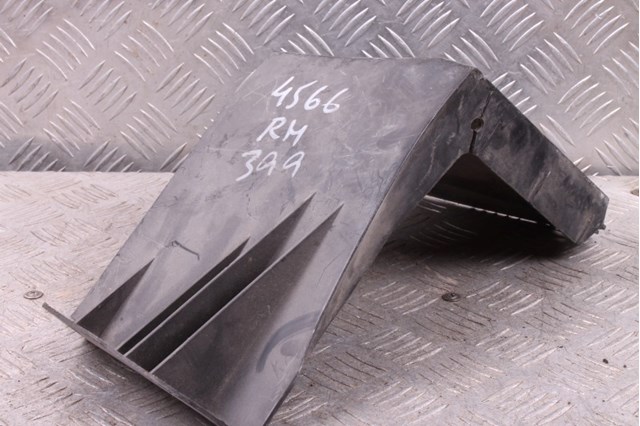 DS7378403B22AE FORD Кронштейн бампера заднего правый купить в Ровно