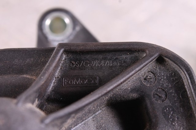 Корпус термостата DS7G9K478DB FORD