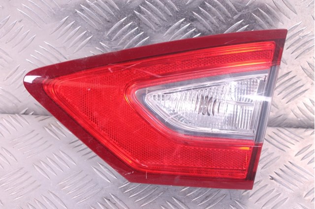 Фонарь задний правый, внутренний DS7Z13404A FORD