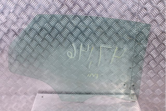 Стекло двери задней левой DS7Z5425713A FORD