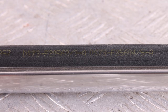 FORD DS7Z5425860A Уплотнитель стекла двери задней правой внешний (планка) в наличии Каменское