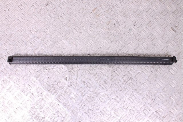 Уплотнитель стекла задней двери правой, внутренний (планка) DS7Z5425860B FORD