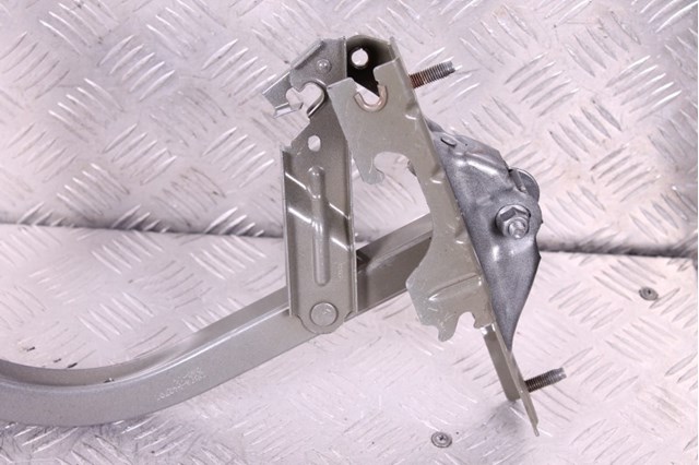 DS7Z5442701A FORD Петля крышки багажника купить в Полтава
