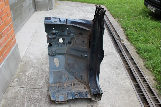 Арка крыла переднего правого LR004779 LAND ROVER