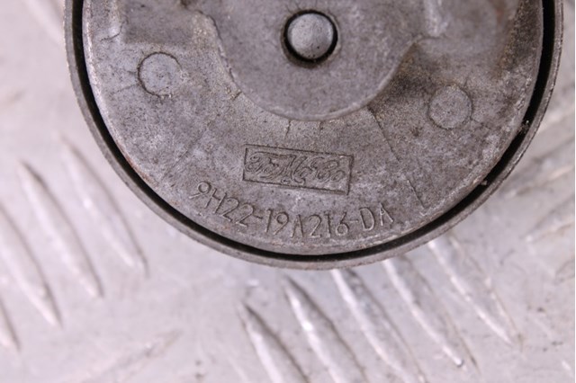 Натяжная планка поликлинового ремня LR013506 LAND ROVER