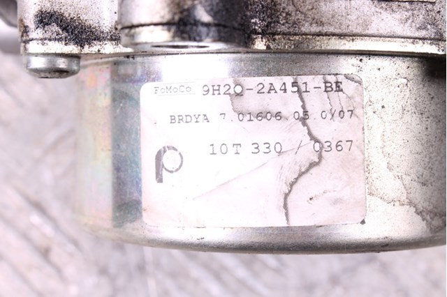 LAND ROVER LR013526 Насос вакуумный в наличии Николаев