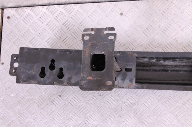 Балка бампера переднего LR013926 LAND ROVER