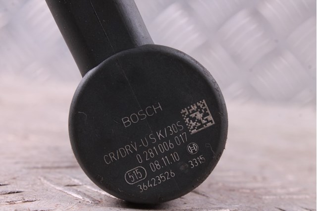 Регулятор давления в топливной рейке LR022983 LAND ROVER